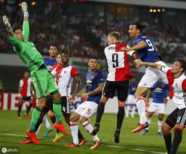 随着全球足 随着全球足